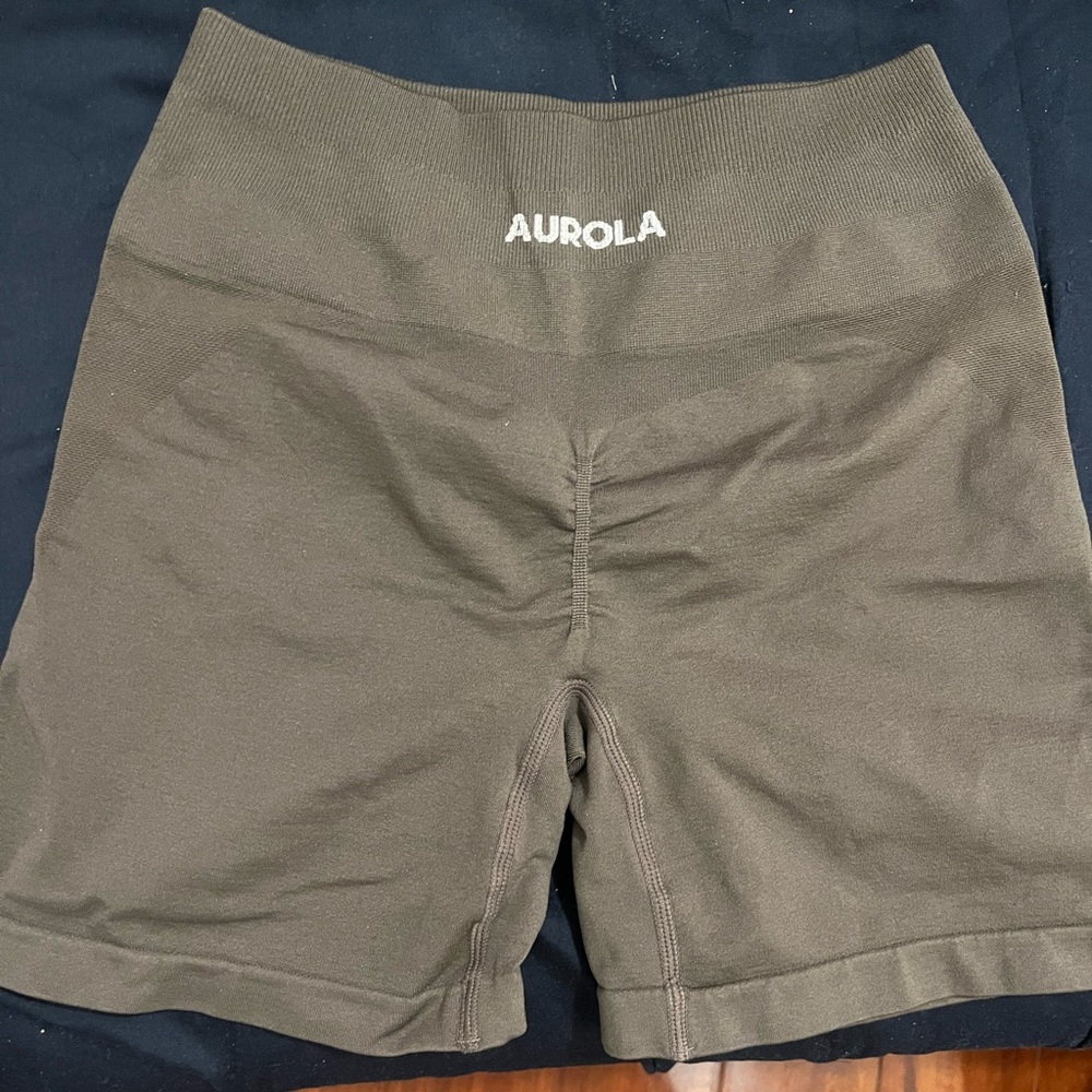 Aurola Shorts